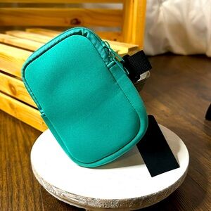 NWT Tumbler Pouch - seafoam